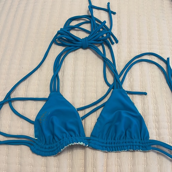 Jypsea local bikini top - Picture 2 of 3